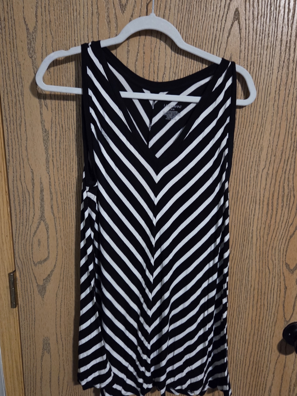 Lane Bryant Black & White V-Neck Striped Tank